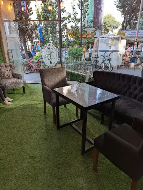 Cassava Roots Zona Rosa