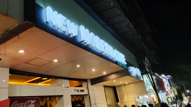 New Modern Cafe
