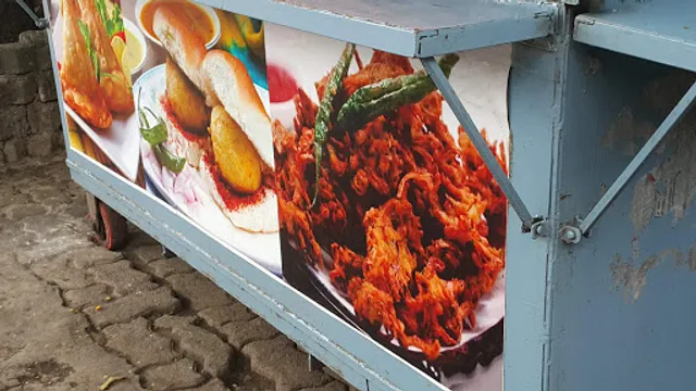Om Sai Sangam Vada Pav & S Centre