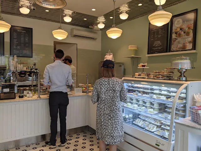 Magnolia Bakery - Central Park South