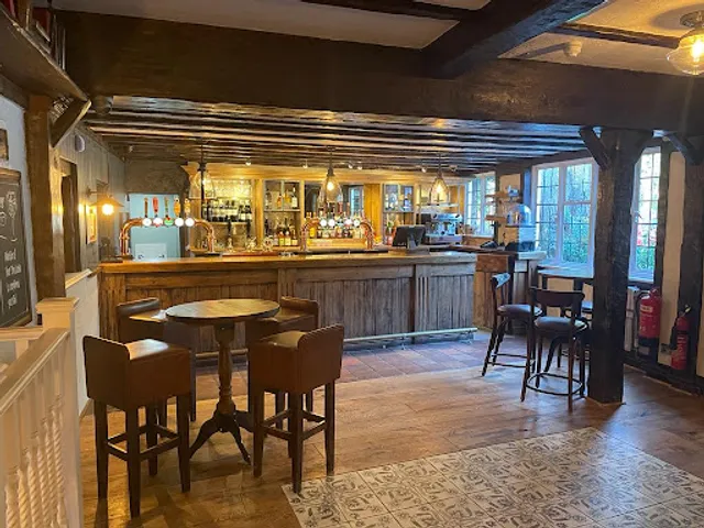 Rose and Crown - Clay Hill