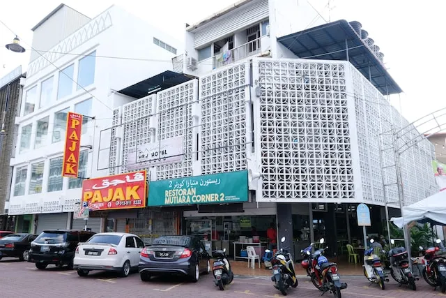 OYO 715 Mr J Kota Bharu Hotel