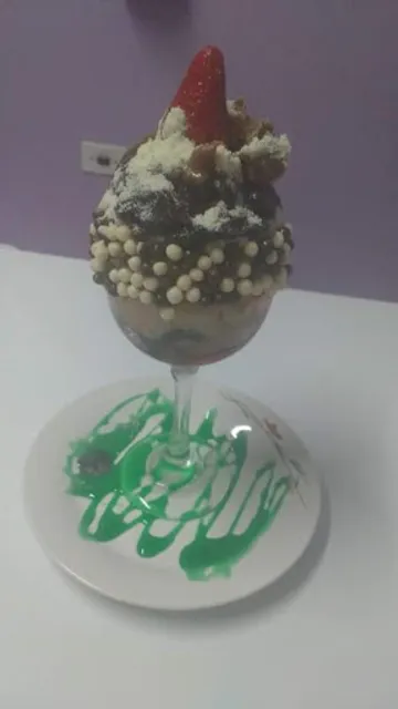 Skina Lanchonte e doceria