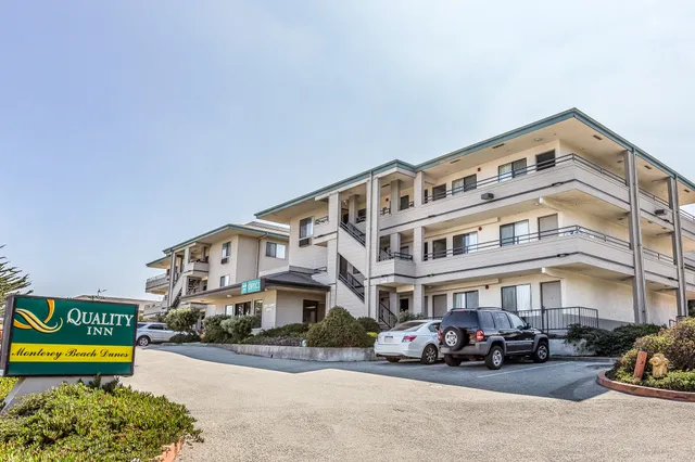 Country Inn & Suites by Radisson, Monterey Beachfront-Marina, CA