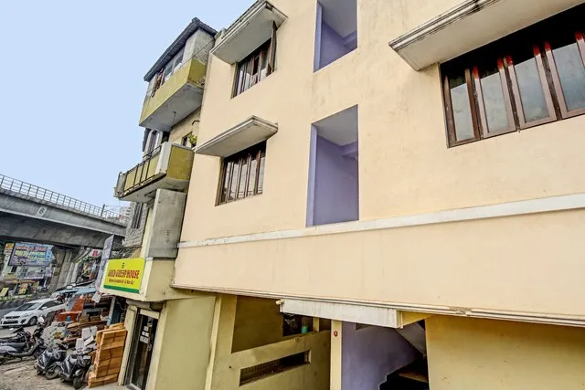 SPOT ON 72757 Gold Guest House