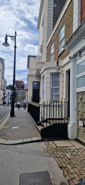 Victoria Lodgings London