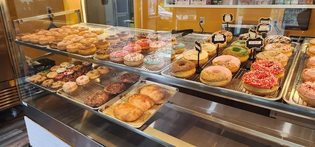 5th Avenue Bagelry and Donuts