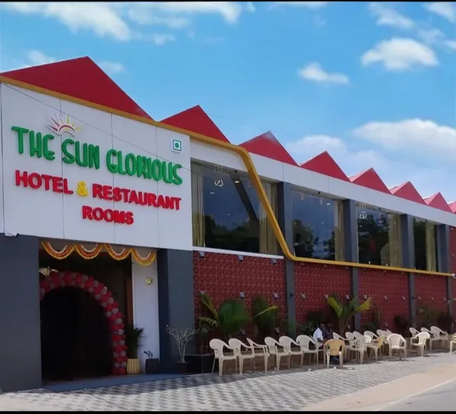 THE SUN GLORIOUS RESTAURANT & ROOMS