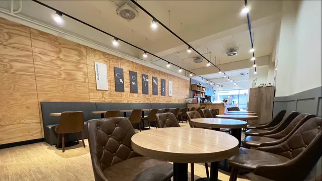 Louisa Coffee Douliu Zhongjian Shop