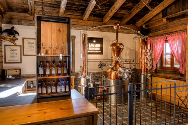 Alte Alm - Tauernbrennerei -Tauern Genussladen