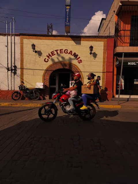 Pizzería Chetegamis