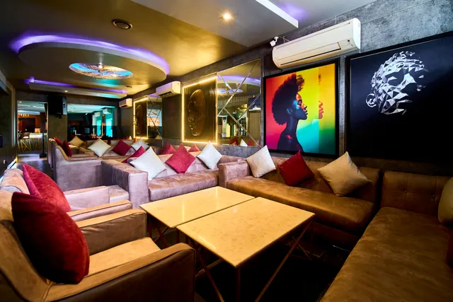 Vanilla Restaurant & Lounge