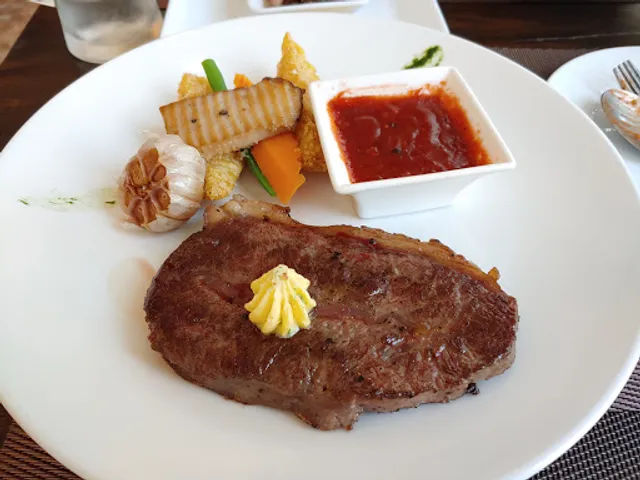 Le Monde Steak Hoan Kiem