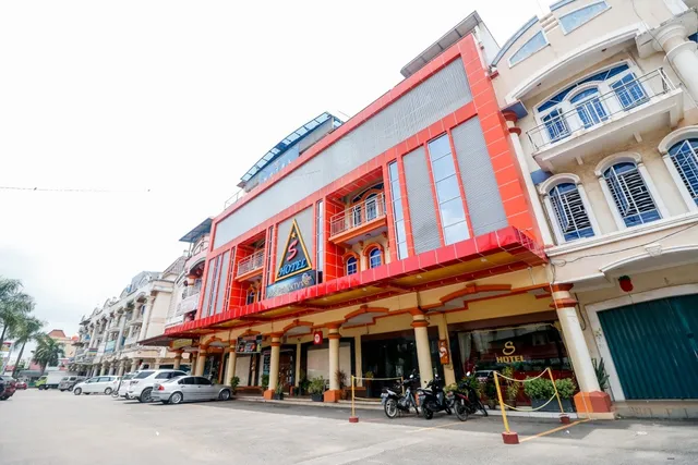 RedDoorz Plus near DC Mall Batam