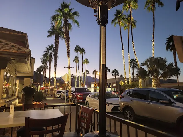 Thai Smile Of Rancho Mirage On El Paseo