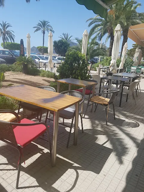 Restaurante E-Tika Tapas y ceviches.