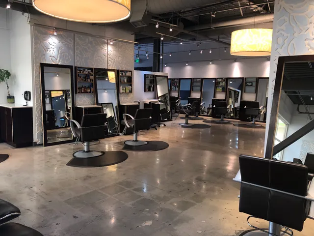 Capella Salon