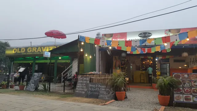 MAJHIKUNA FISH CORNER LAKESIDE