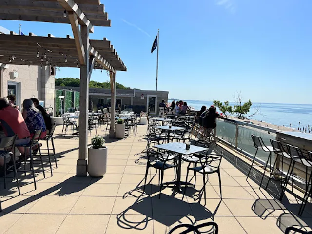 Pavilion Indiana Dunes - Beach Café