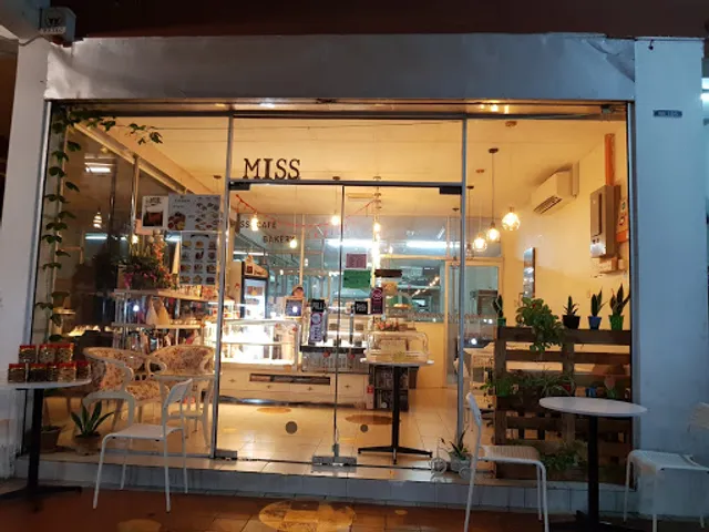 MISS cafe & bakery