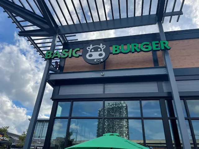 Basic Burger - Tysons West