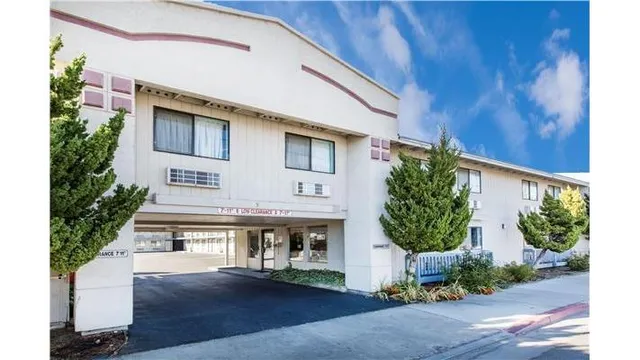 Super 8 by Wyndham Bishop