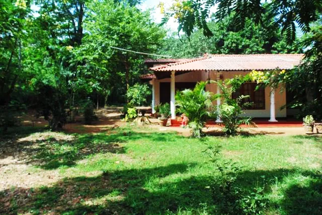 Thathsara Holiday Inn