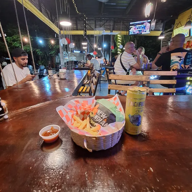 Busher Cocdril's Playa del Carmen