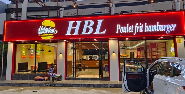 RESTAURANT HBL 2 plateau (哈比乐汉堡店2plateau店)
