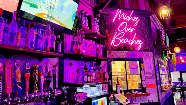 La Cova Cocina Restaurante & Bar