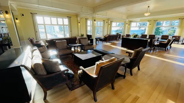 Lake Yellowstone Hotel Deli