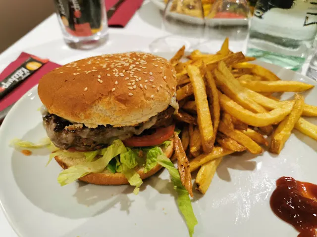 Sas Restaurant Carre Noir