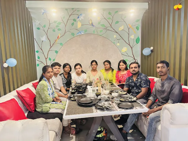 100 Platters - Restaurant in Saheed Nagar