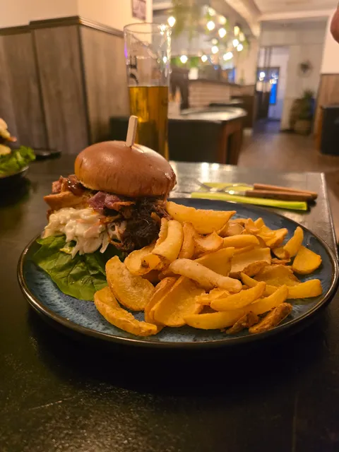 Rebell Burger Steak and More