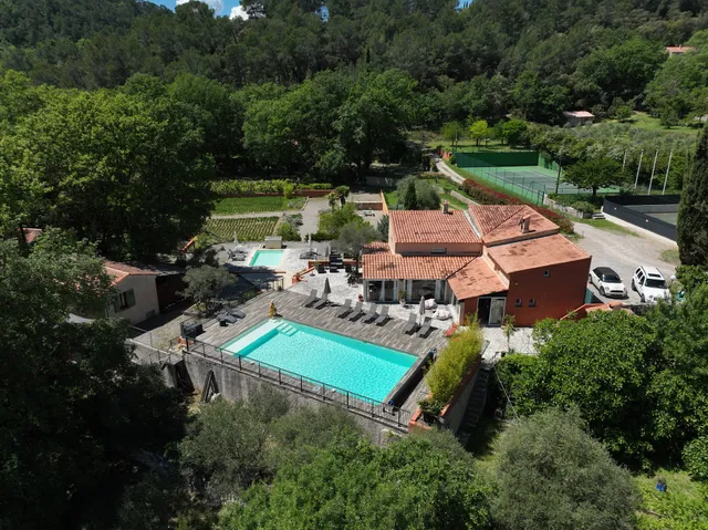 Les Mazets de la Cascade