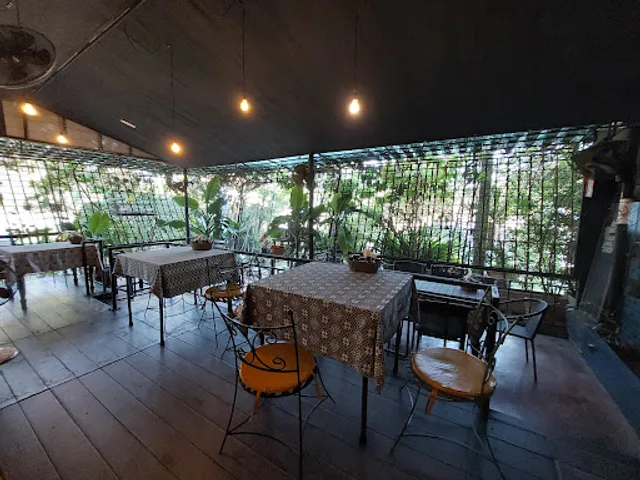 Pizza Plus with Eve & Sine at Doi saket