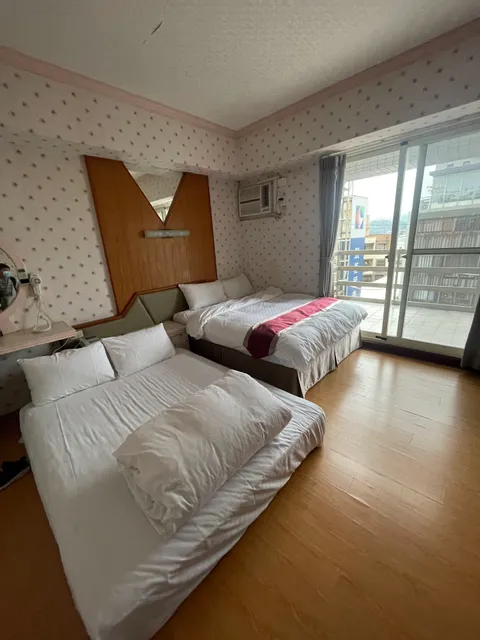 Green Yard Business Hotel