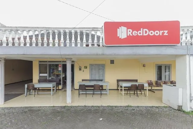 RedDoorz at CBR Residence
