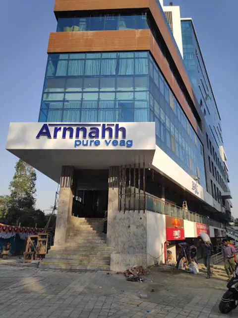 GOLDEN GATE FAMILY RESTAURANT AND BAR