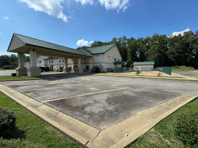 Star City Inn & Suites