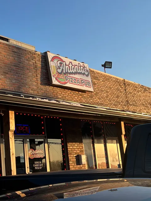 Antonio's Pizza Pub
