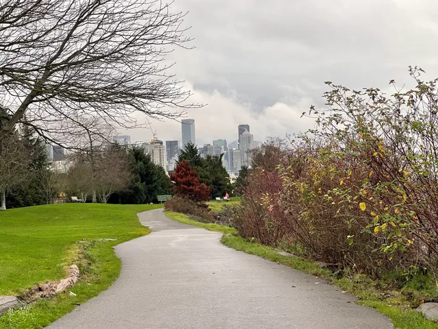 Elliott Bay Trail