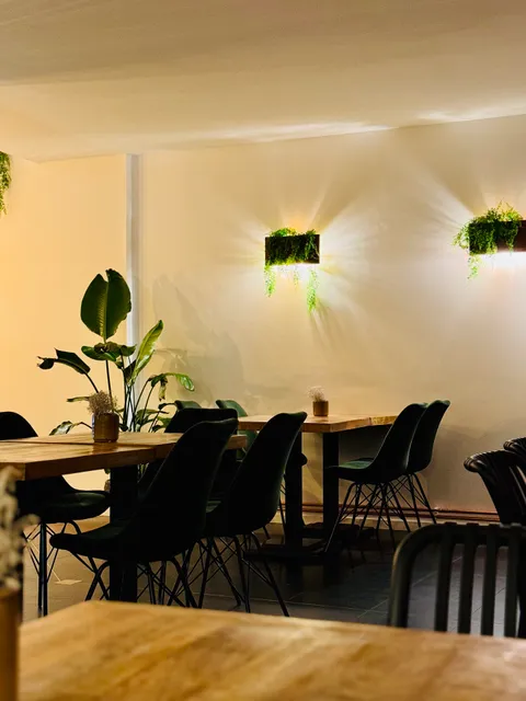 9 TO 5 - Café & Brunch