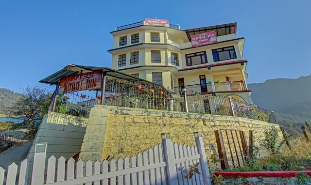 Hotel Monal Inn