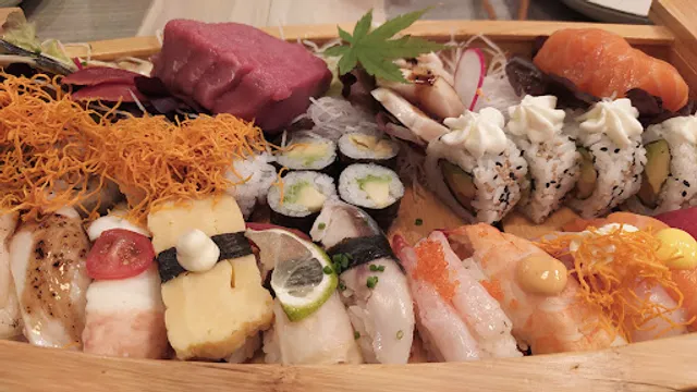 Restaurante asiático "V7"