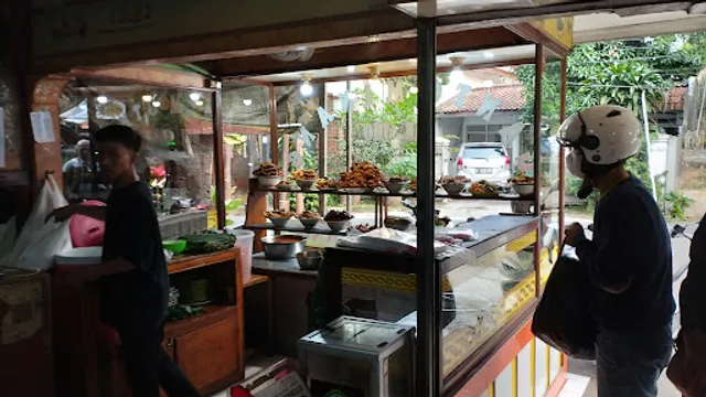 Ganto Minang Pak Jho