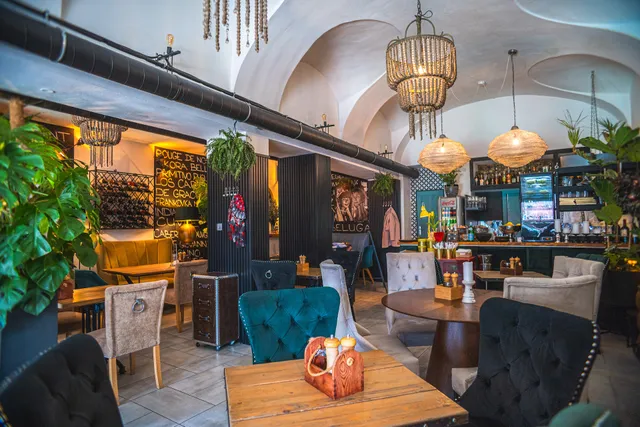 Contro Restaurant & Café