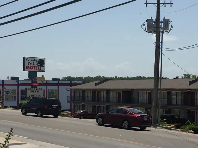 Shady Oak Motel