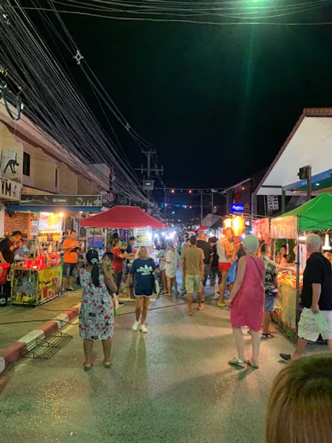 ถนนคนเดินหาดละไม