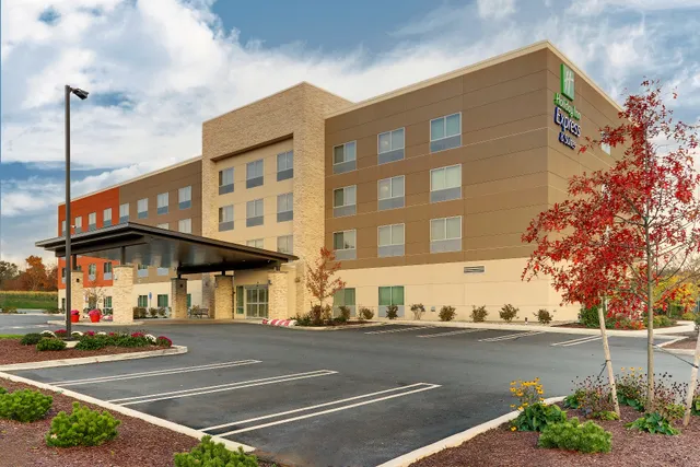 Holiday Inn Express & Suites Middletown - Goshen by IHG